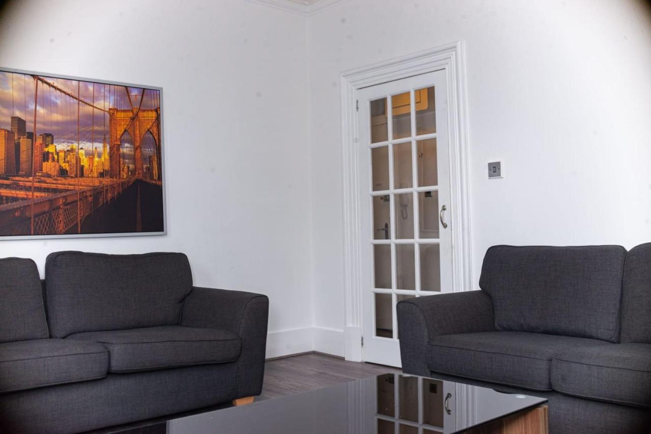 Entire Fabulous 2Bedroom First Floor Flat Located Within Close Proximity To City Centre & University Of Aberdeen With Private Parking Luaran gambar