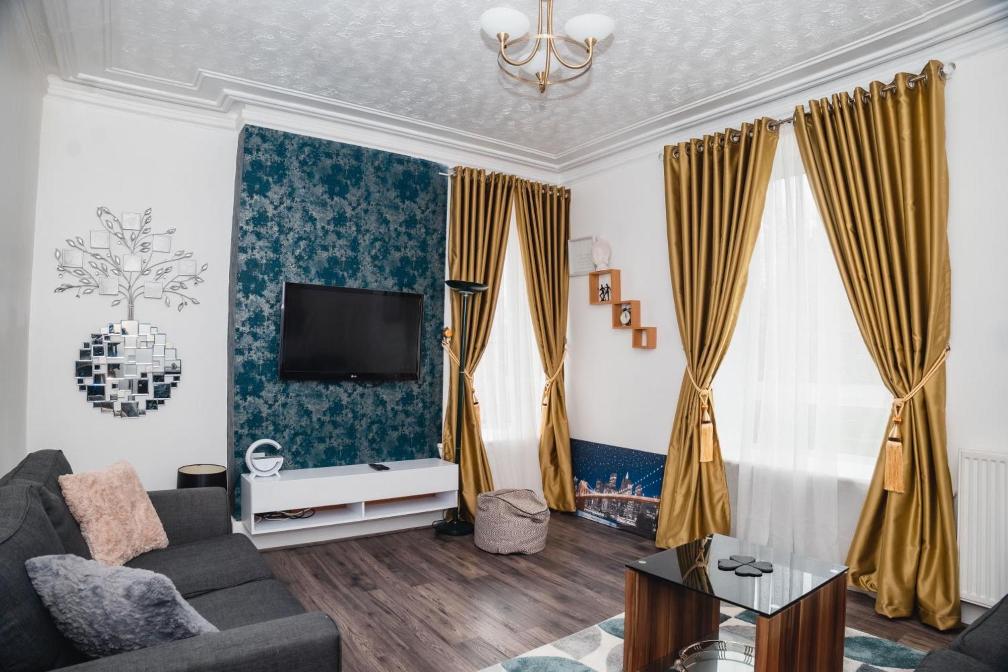 Entire Fabulous 2Bedroom First Floor Flat Located Within Close Proximity To City Centre & University Of Aberdeen With Private Parking Luaran gambar