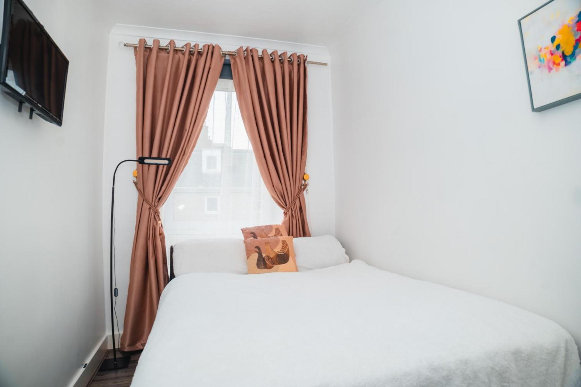 Entire Fabulous 2Bedroom First Floor Flat Located Within Close Proximity To City Centre & University Of Aberdeen With Private Parking Luaran gambar